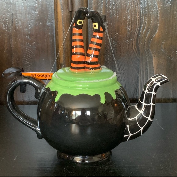 Potter’s Studio Witch Legs Halloween Cauldron Teapot with Spider Web Spout - Picture 10 of 14